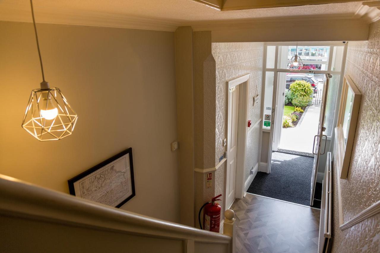 Kingsway Guesthouse - A Selection Of Single, Double And Family Rooms In A Central Location Scarborough Exterior photo