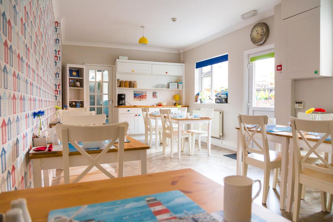 Kingsway Guesthouse - A Selection Of Single, Double And Family Rooms In A Central Location Scarborough Exterior photo