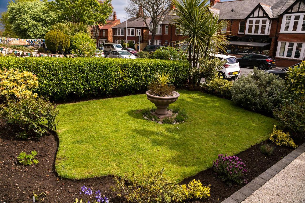 Kingsway Guesthouse - A Selection Of Single, Double And Family Rooms In A Central Location Scarborough Exterior photo