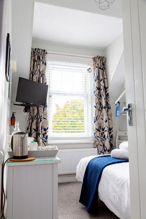 Kingsway Guesthouse - A Selection Of Single, Double And Family Rooms In A Central Location Scarborough Exterior photo